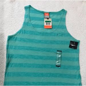 Nike tank ladiesNWT
